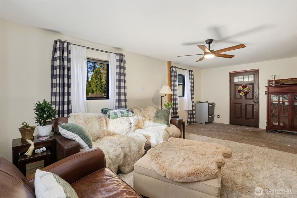 Photo of 32611 SE 108th Street, Issaquah, WA 98027 (MLS # 2467625)