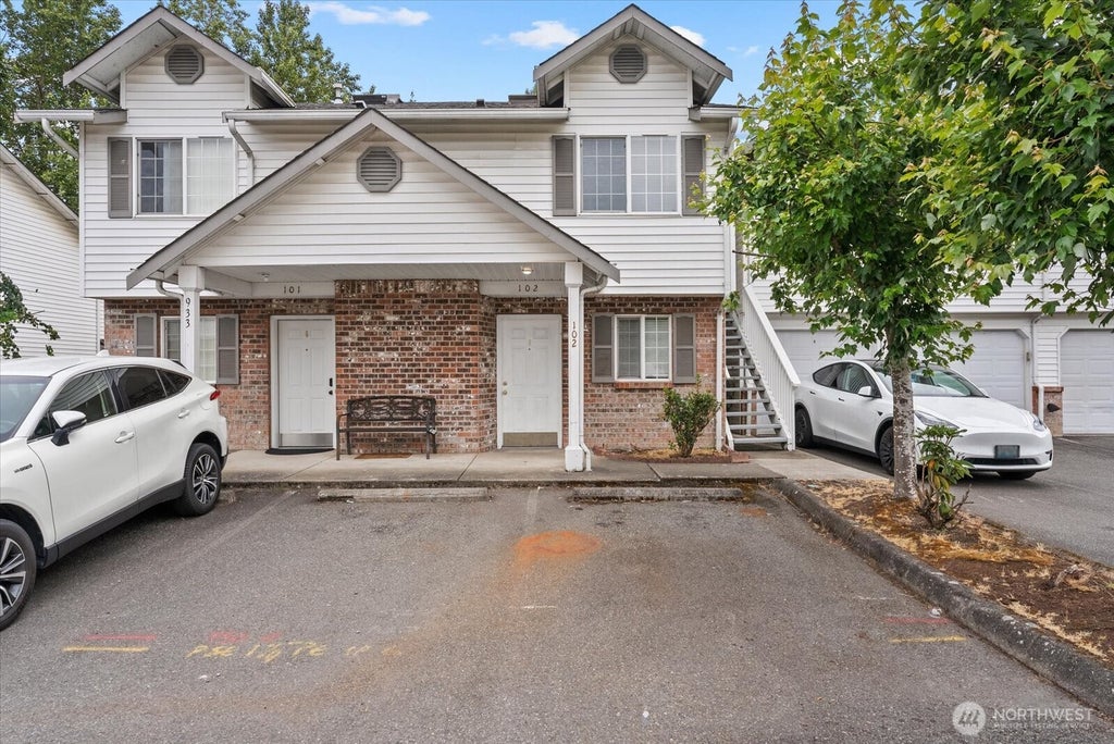 Photo of 933 4th Avenue N #102, Kent, WA 98032 (MLS # 2537880)