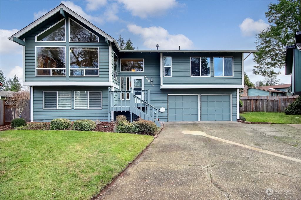 Photo of 15617 SE 178th Place, Renton, WA 98058 (MLS # 2030182)