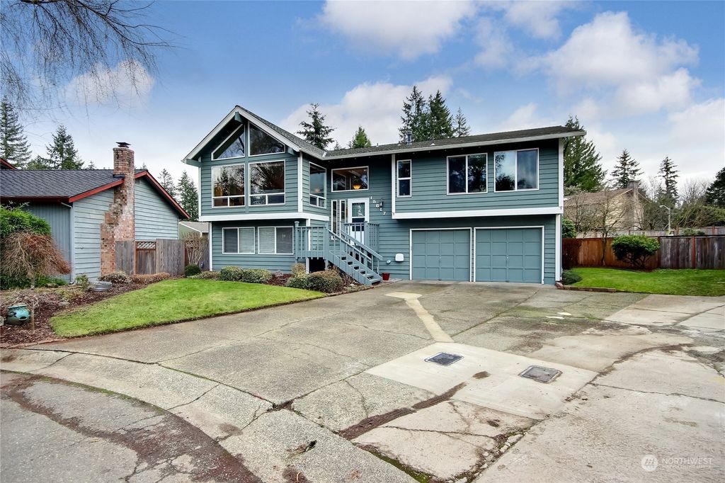 Photo of 15617 SE 178th Place, Renton, WA 98058 (MLS # 2030182)