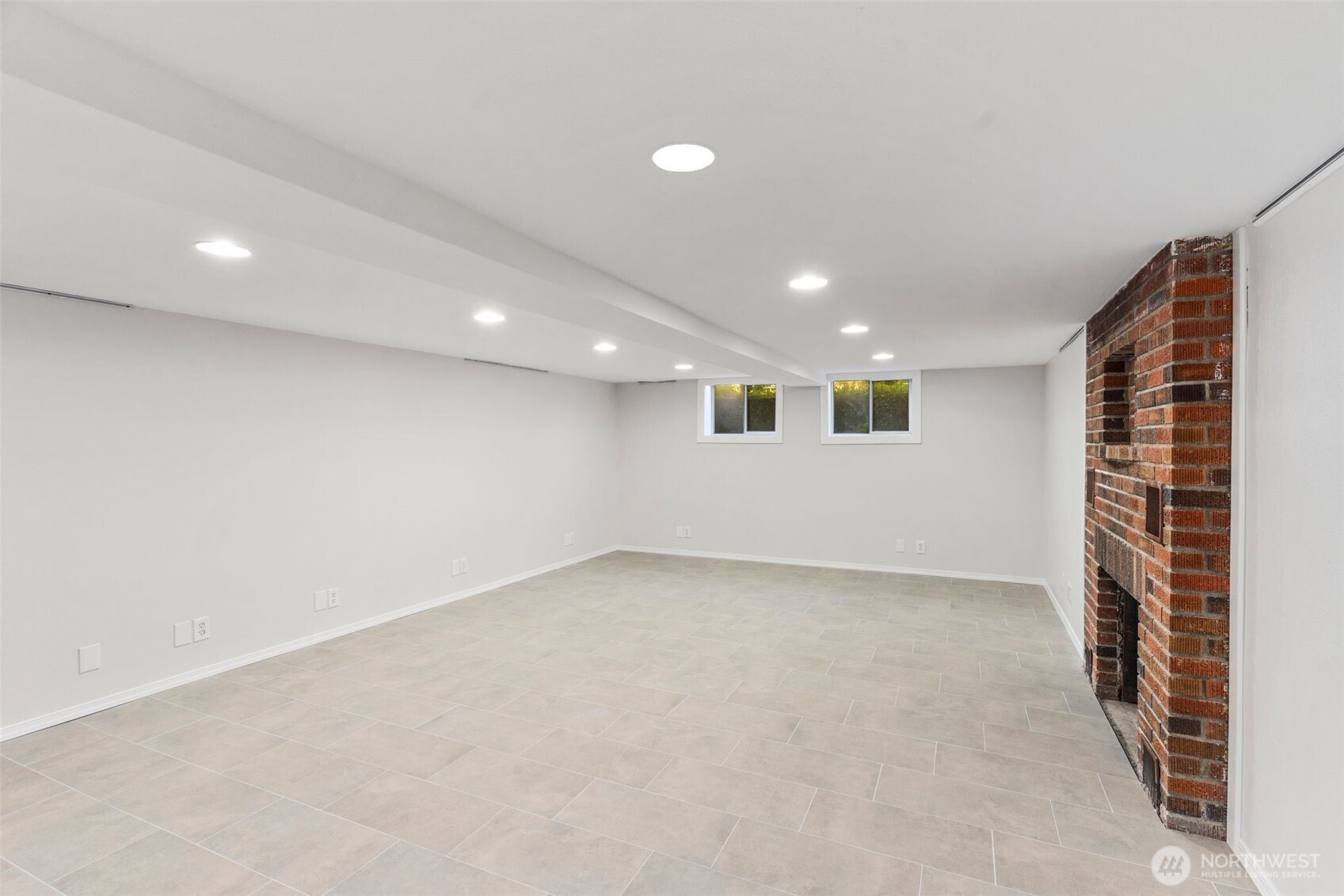 180 Front Street S