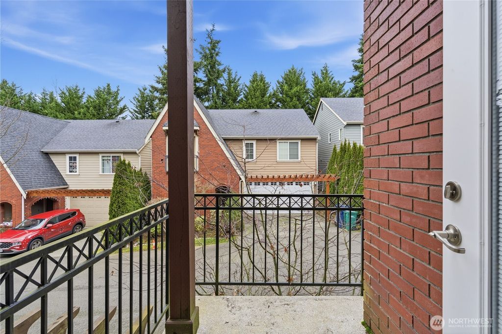 Photo of 12325 NE 86th Way, Kirkland, WA 98033 (MLS # 2489329)