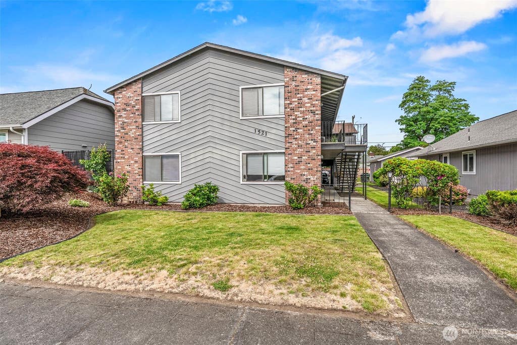 Photo of 1521 9th Avenue, Longview, WA 98632 (MLS # 2533270)