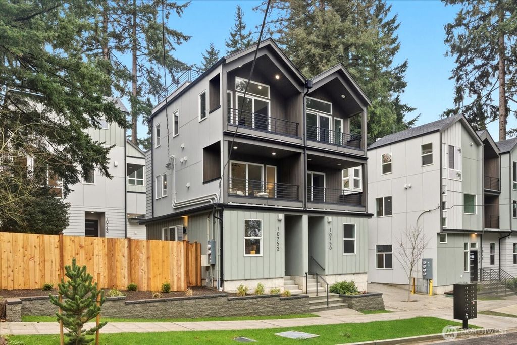 Photo of 10752 Interlake Avenue N, Seattle, WA 98133 (MLS # 2495679)