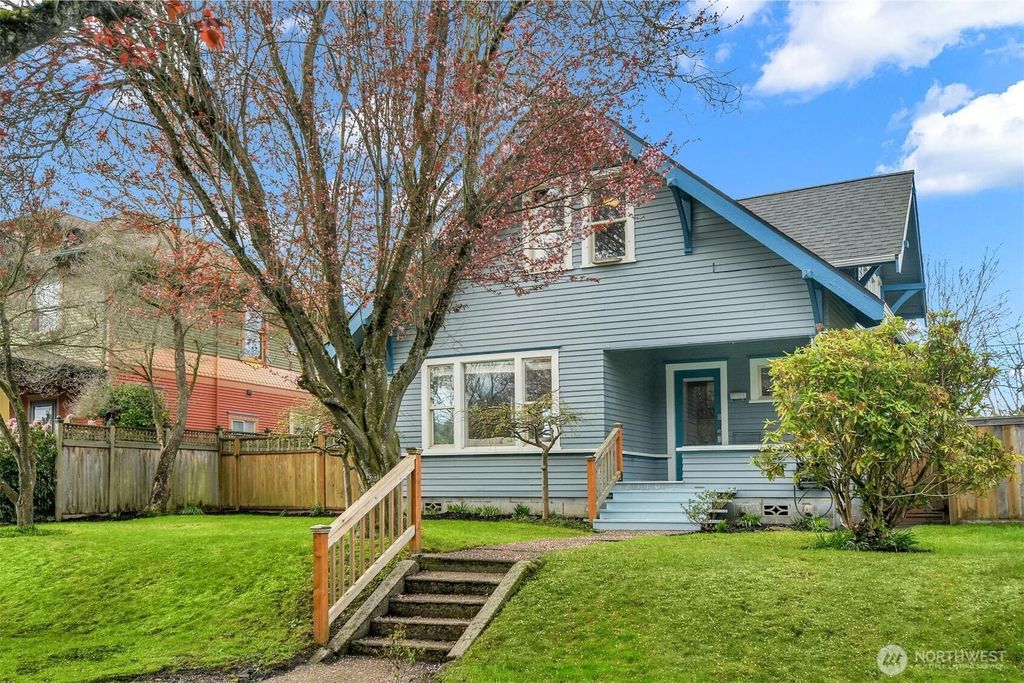 Photo of 2110 Virginia Avenue, Everett, WA 98201 (MLS # 2495383)