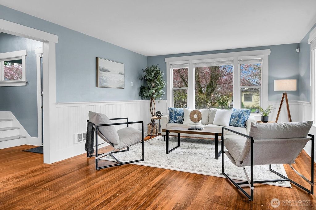 Photo of 2110 Virginia Avenue, Everett, WA 98201 (MLS # 2495383)