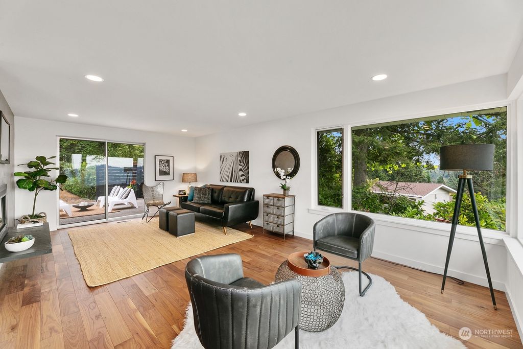 Photo of 5526 NE 183rd Street, Kenmore, WA 98028 (MLS # 2031641)