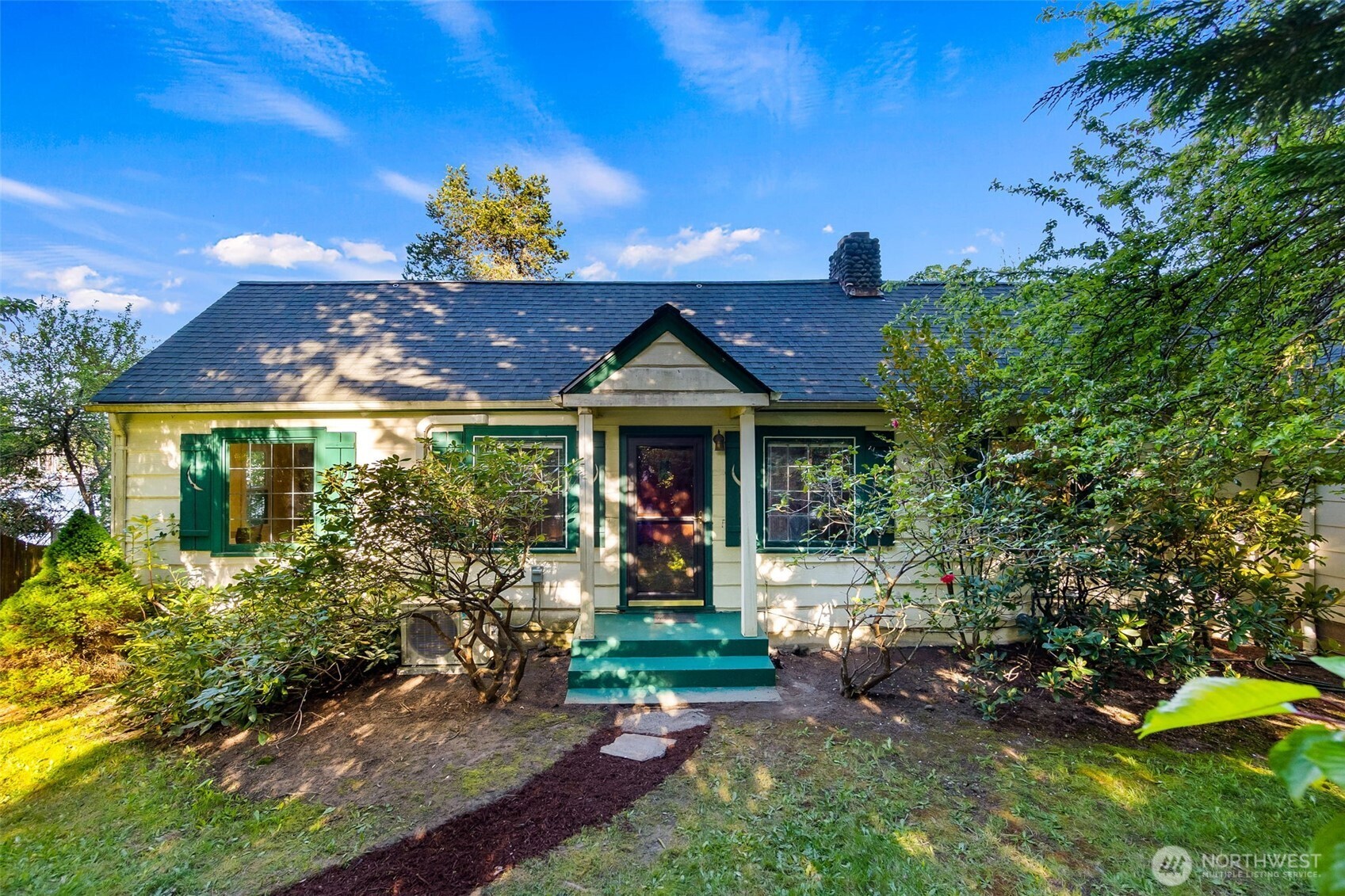 1333 East Bay Drive NE