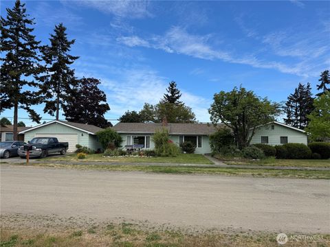Photo of 402 W Maple Street, Sequim, WA 98382 (MLS # 2524365)