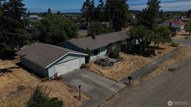 402 W Maple Street