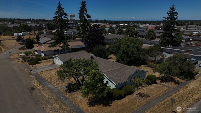 402 W Maple Street