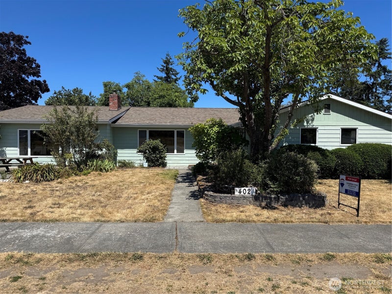 402 W Maple Street