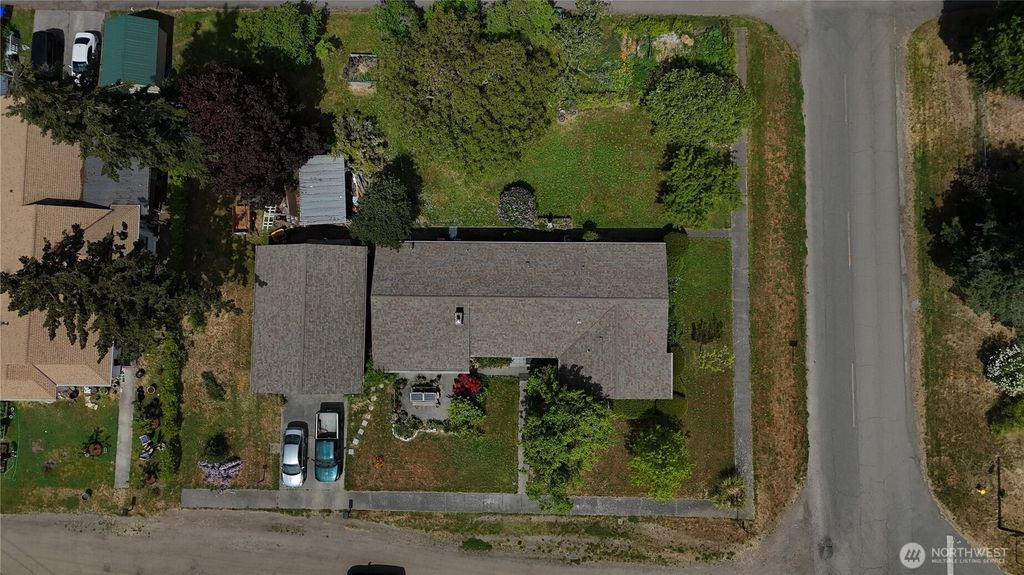 Photo of 402 W Maple Street, Sequim, WA 98382 (MLS # 2524365)