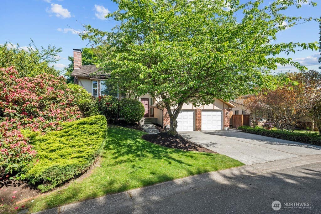 Photo of 10429 34th Drive SE, Everett, WA 98208 (MLS # 2566125)
