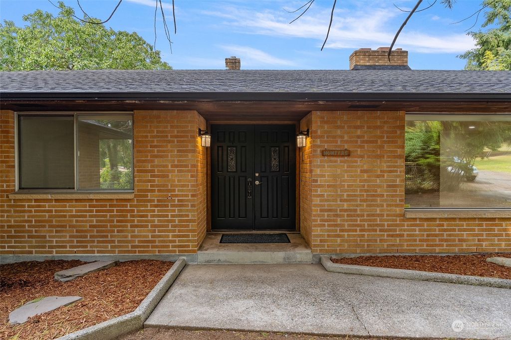 Photo of 12617 Beacon Avenue S, Seattle, WA 98178 (MLS # 2281649)