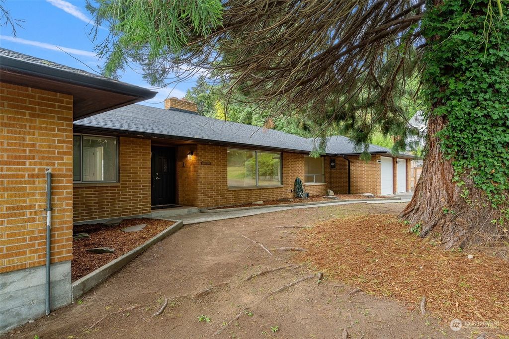 Photo of 12617 Beacon Avenue S, Seattle, WA 98178 (MLS # 2281649)