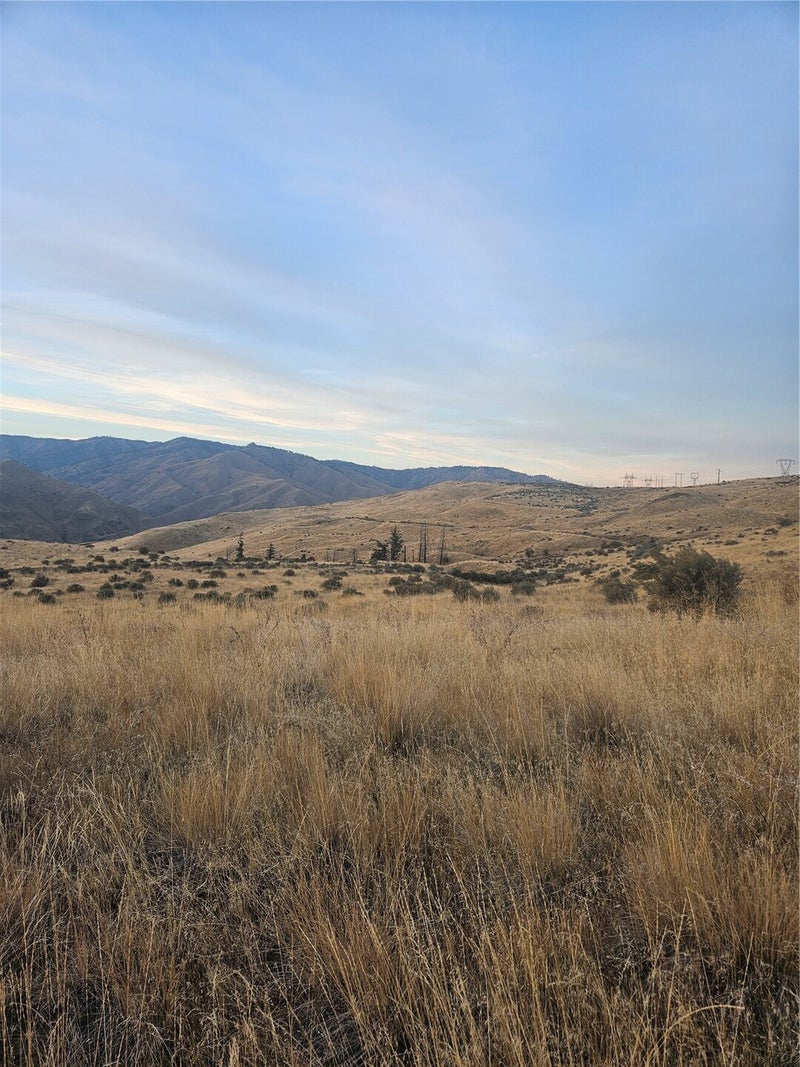 8 Blue Grade Road