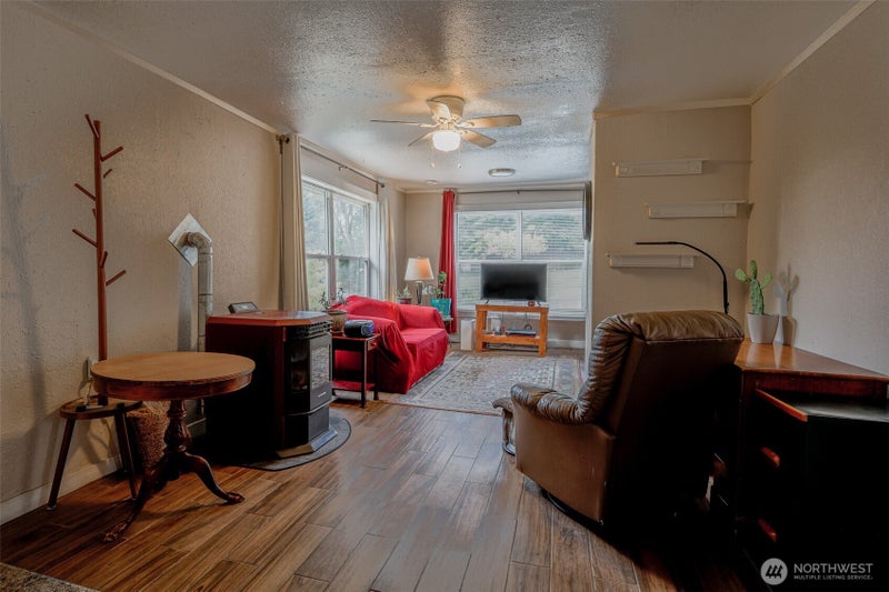 26 W Cherry Avenue