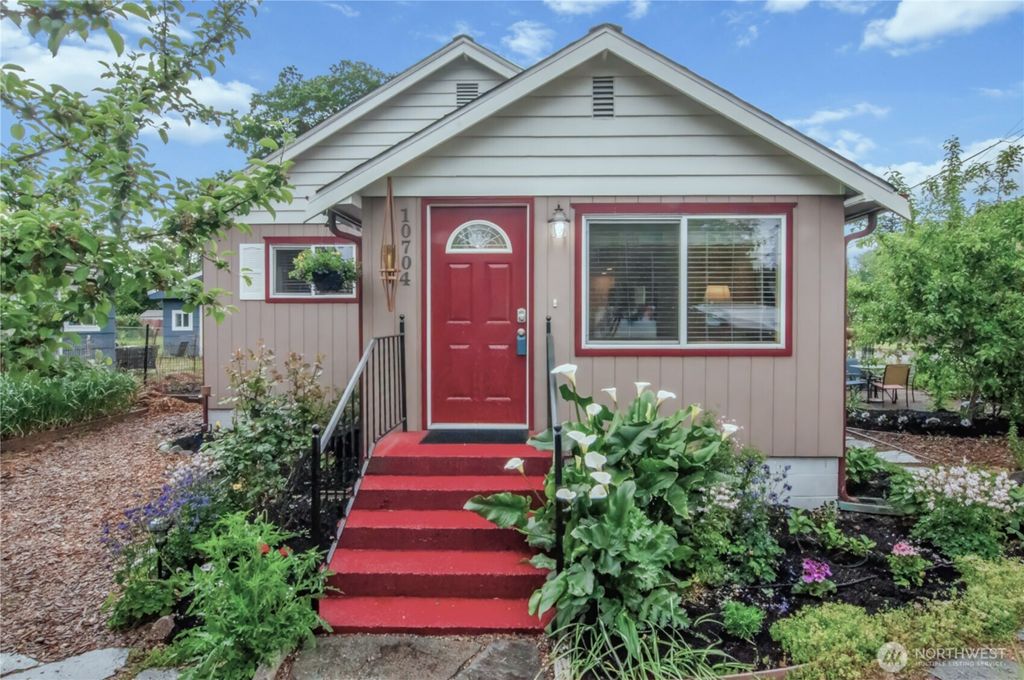 Photo of 10704 Broadway Avenue S, Tacoma, WA 98444 (MLS # 2524017)