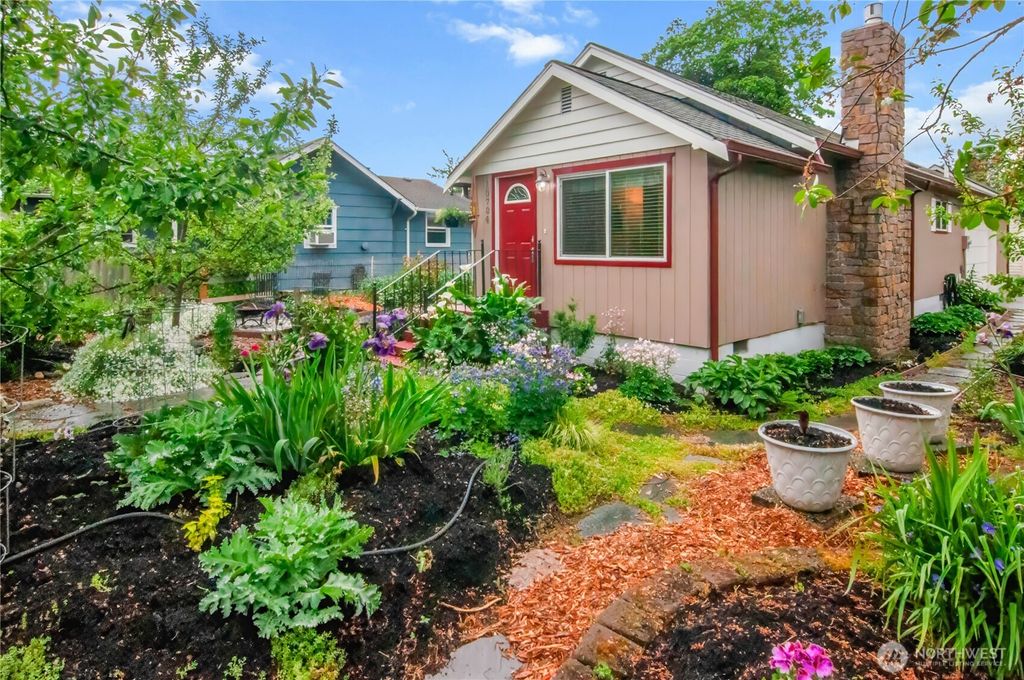 Photo of 10704 Broadway Avenue S, Tacoma, WA 98444 (MLS # 2524017)