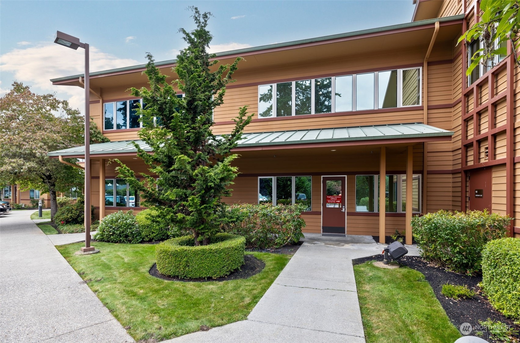 875 Wesley Street 1