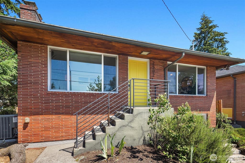 Photo of 2502 NE 68th Street, Seattle, WA 98115 (MLS # 2572123)