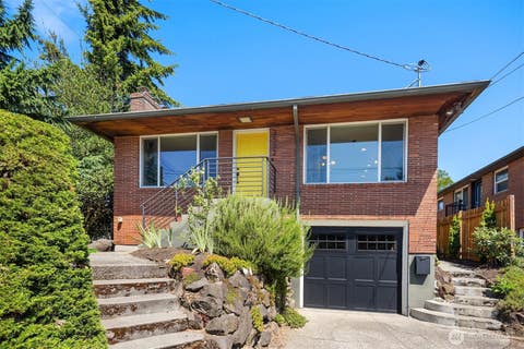 Photo of 2502 NE 68th Street, Seattle, WA 98115 (MLS # 2572123)