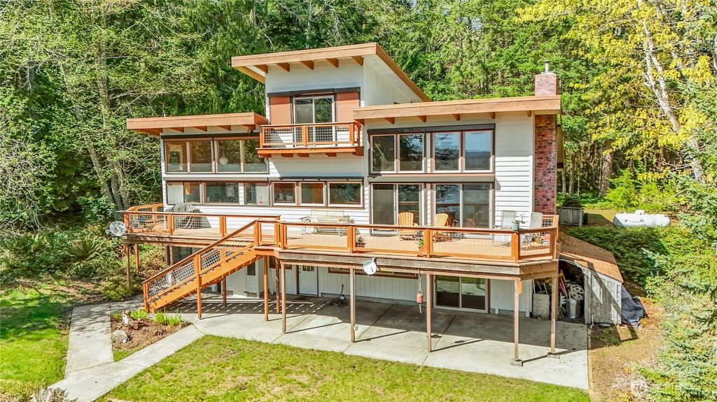 Photo of 365 Donald Street, Quilcene, WA 98376 (MLS # 2513239)