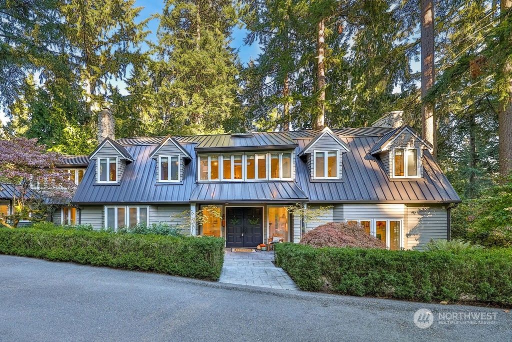 Photo of 13413 NE 32nd Lane, Bellevue, WA 98005 (MLS # 2299983)