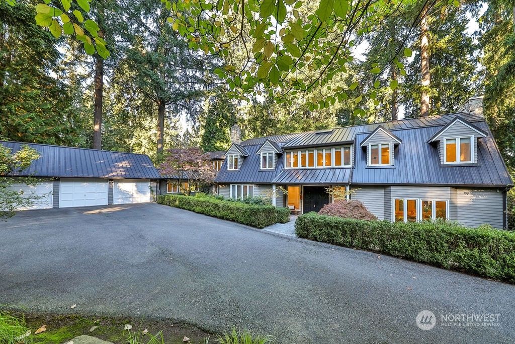 Photo of 13413 NE 32nd Lane, Bellevue, WA 98005 (MLS # 2299983)