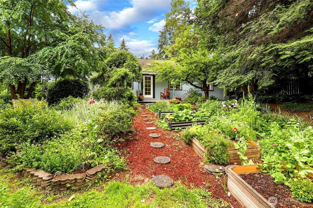 Photo of 21195 Kingston Street NE, Indianola, WA 98342 (MLS # 2552916)