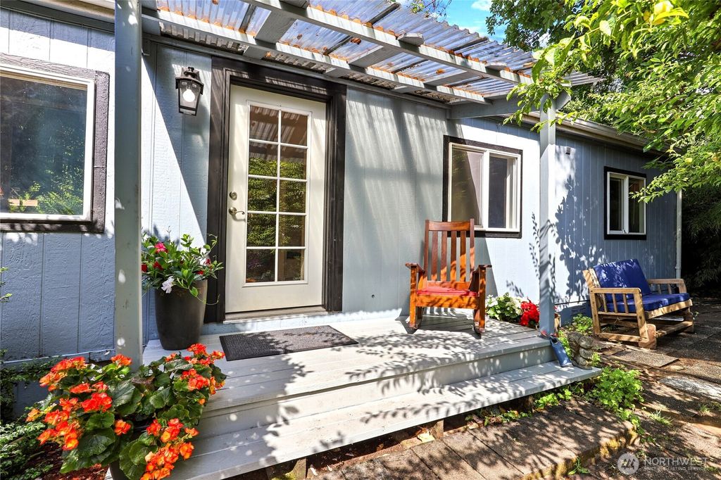 Photo of 21195 Kingston Street NE, Indianola, WA 98342 (MLS # 2552916)