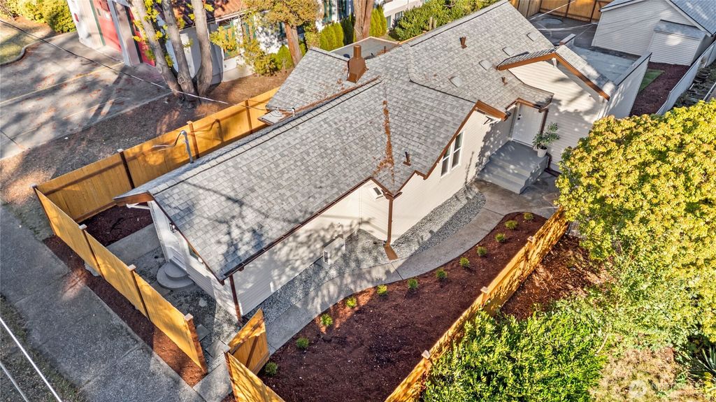 Photo of 7310 SW 35th Avenue, Seattle, WA 98126 (MLS # 2444078)