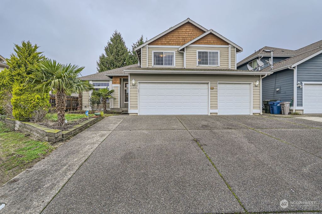 Photo of 11214 SE 265th Place, Kent, WA 98030 (MLS # 2319854)