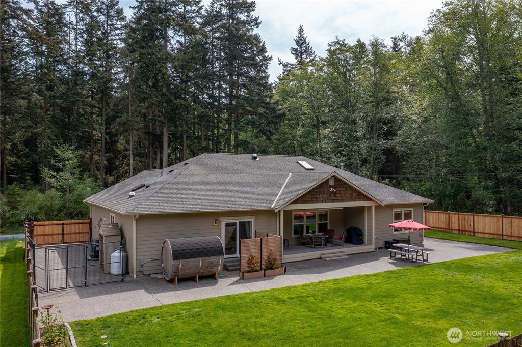 Photo of 2106 Parker Road NE, Coupeville, WA 98239 (MLS # 2516583)