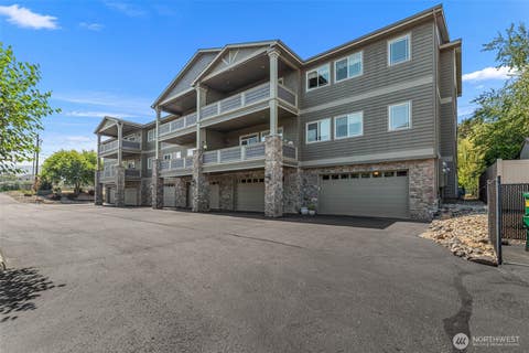 Photo of 1770 Central Avenue #1-C, Wenatchee, WA 98801 (MLS # 2562473)