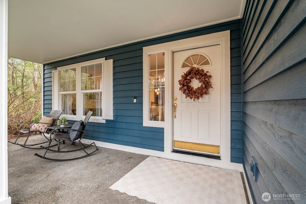 Photo of 7329 Silent Creek Avenue SE, Snoqualmie, WA 98065 (MLS # 2339776)