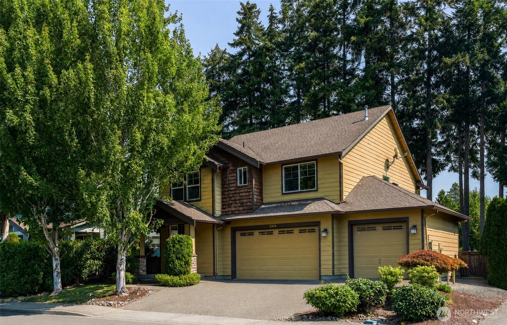 Photo of 208 Ilwaco Place SE, Renton, WA 98059 (MLS # 2574679)