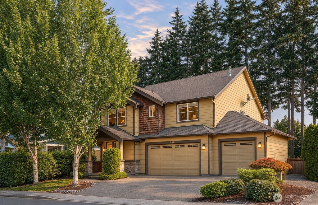 Photo of 208 Ilwaco Place SE, Renton, WA 98059 (MLS # 2574679)