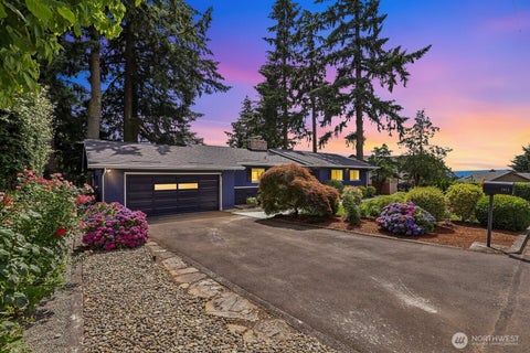 Photo of 1015 NE 64th Street, Vancouver, WA 98665 (MLS # 2545163)