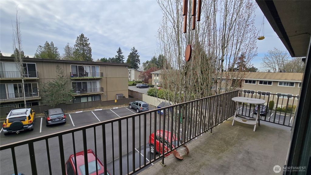 Photo of 11010 NE 68th Street #627, Kirkland, WA 98033 (MLS # 2500786)