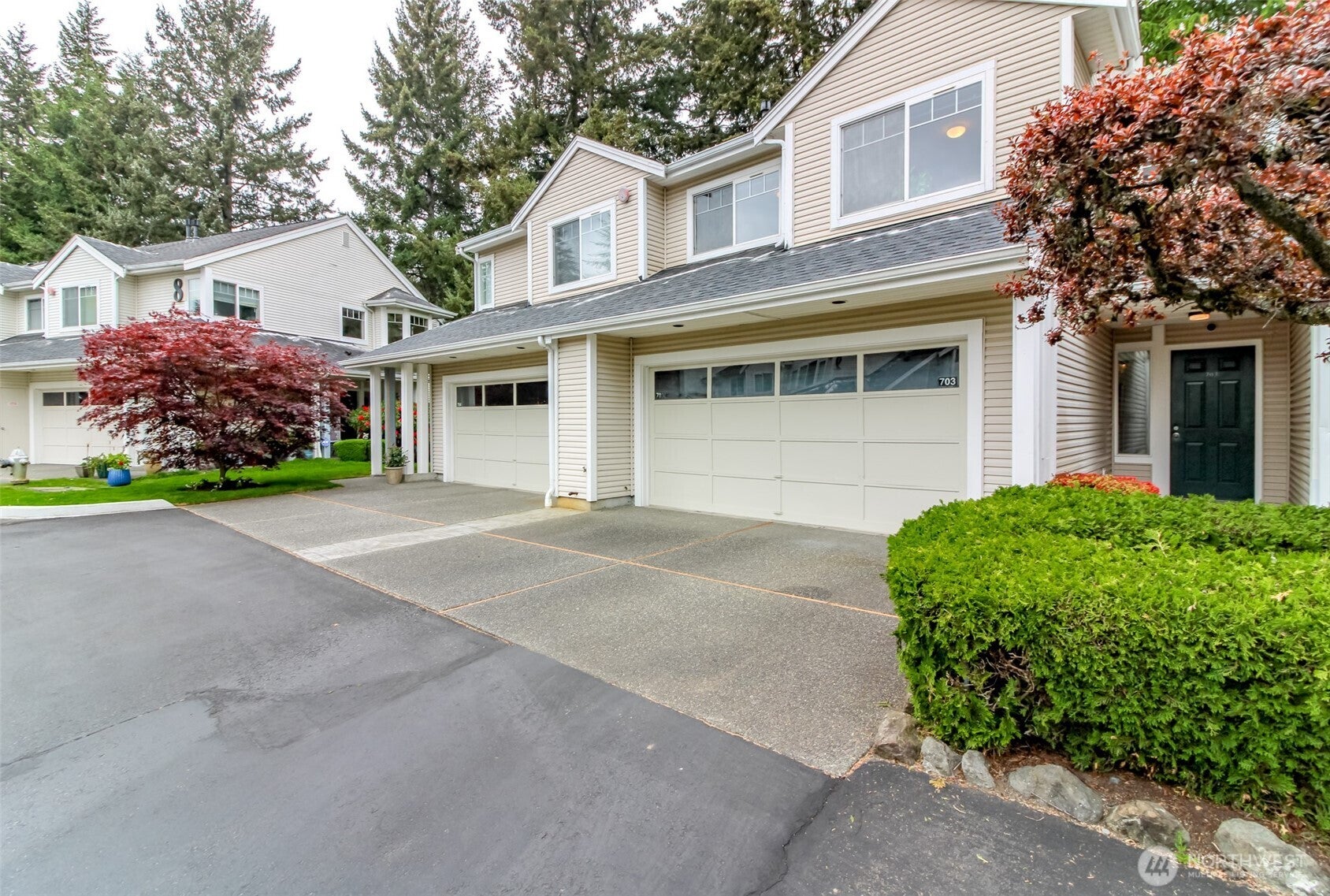 4714 Fairwood Blvd NE 703