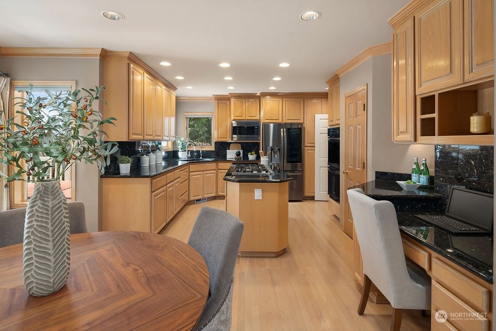 Photo of 16411 SE 58th Place, Bellevue, WA 98006 (MLS # 2044827)