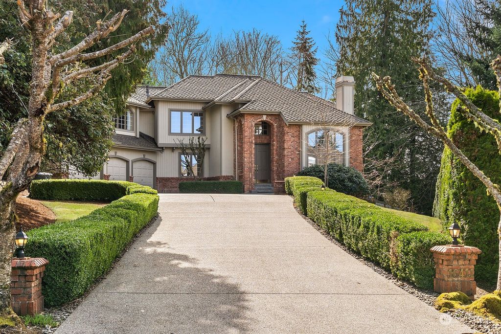 Photo of 16411 SE 58th Place, Bellevue, WA 98006 (MLS # 2044827)