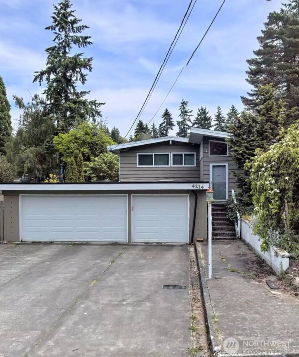 Photo of 4214 145th Avenue SE, Bellevue, WA 98006 (MLS # 2427161)