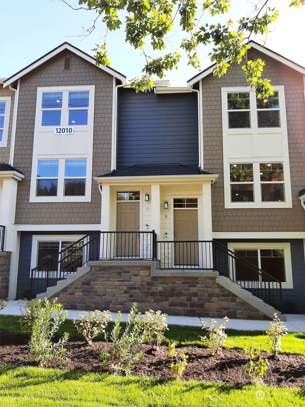 Photo of 12010 NE 194th Court #B, Bothell, WA 98011 (MLS # 2162487)