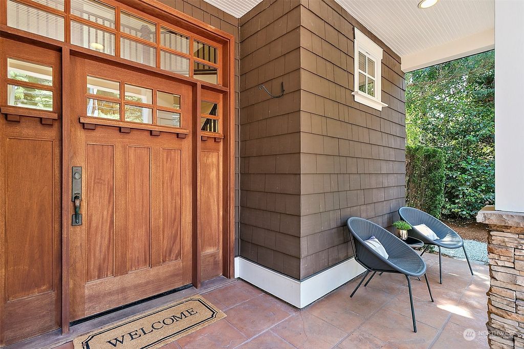 Photo of 4222 92nd Avenue SE, Mercer Island, WA 98040 (MLS # 2271309)