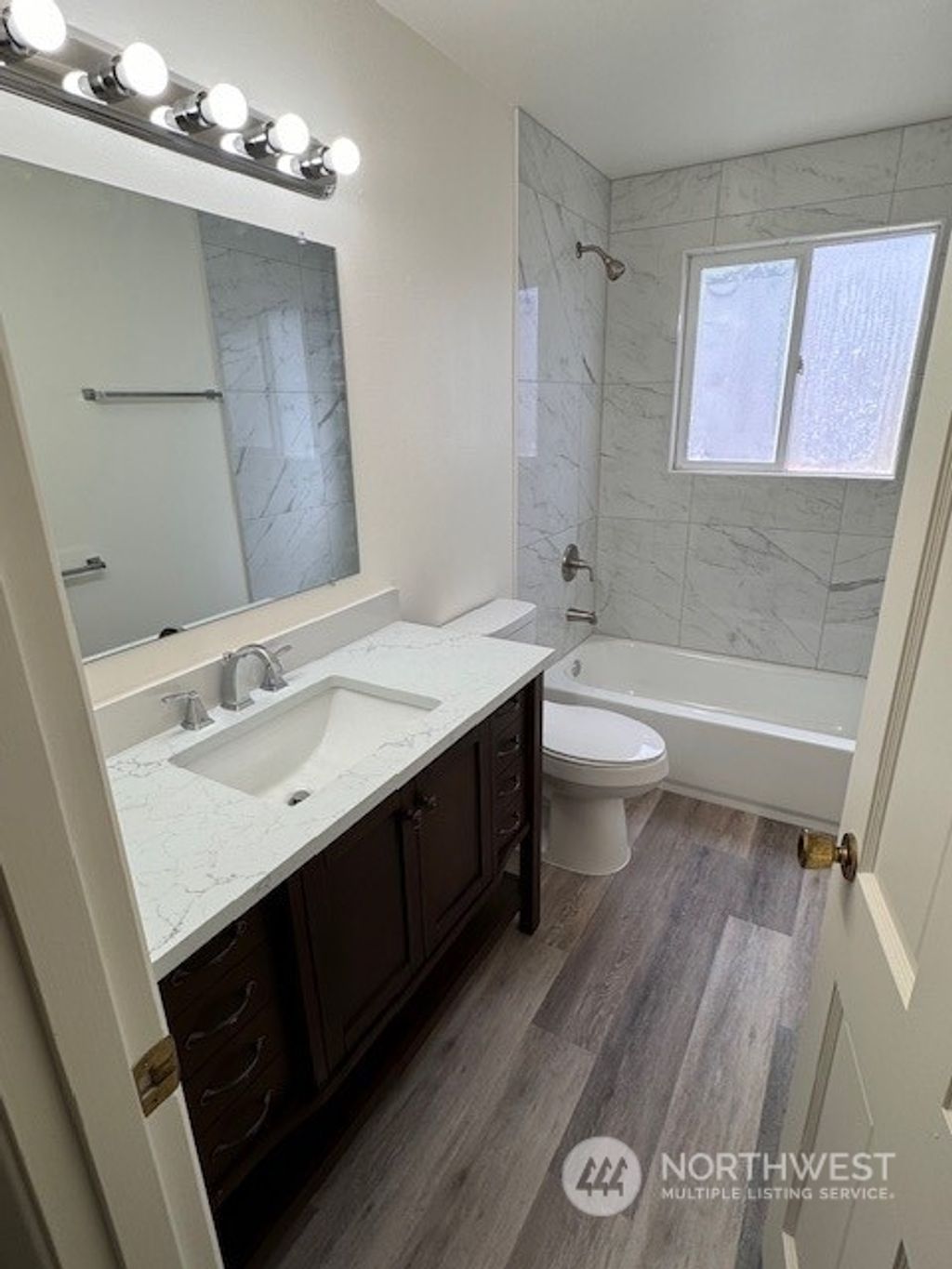 listing image 9361160238644647986