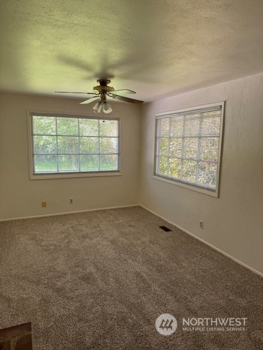 listing image 9363597780320592753