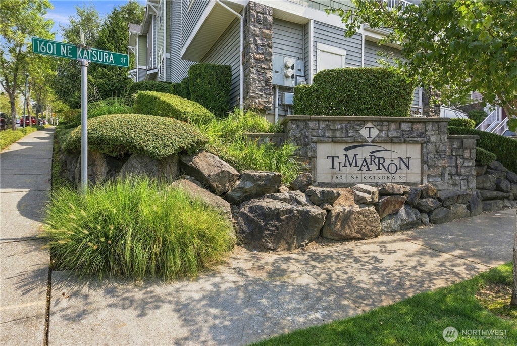 Photo of 1601 NE Katsura Street #101, Issaquah, WA 98029 (MLS # 2584957)